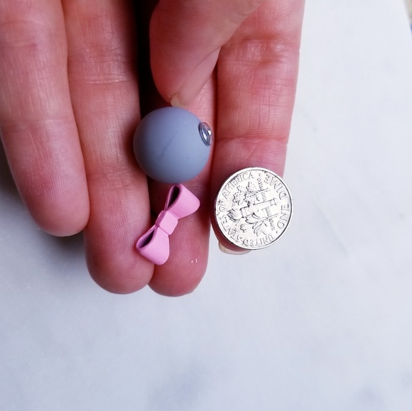 Double Side Ball Flower Studs Gold Front Back - Picture 4 of 4